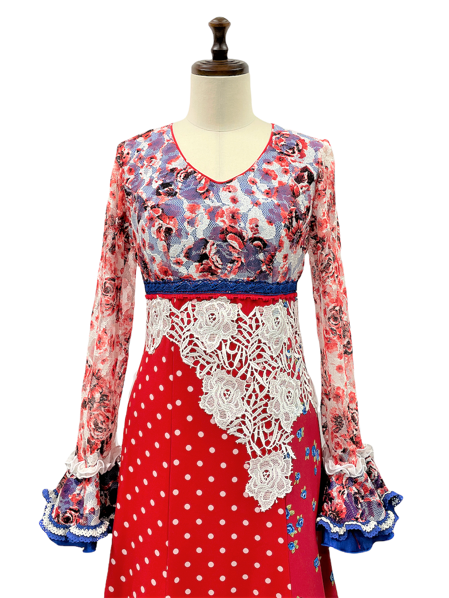 Sonia Johnes | フラメンコ衣装のソニア・ジョーンズ 公式ブランドサイト